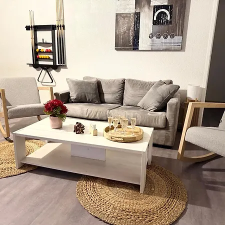 Apartment Spacious 4 Billiards, Chic And Friendly Atmosphere