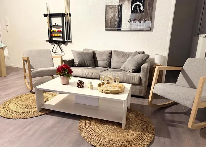 Apartment Spacious 4 Billiards, Chic And Friendly Atmosphere