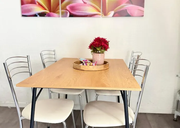 Apartment Spacious 4 Billiards, Chic And Friendly Atmosphere *